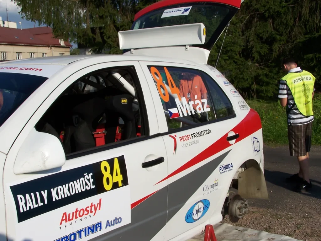 Škoda Fabia A5 se startovním číslem 84 – Rally Krkonoše 2009